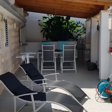 Summer Joy Apartment *