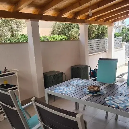 Summer Joy Apartment Supetar
